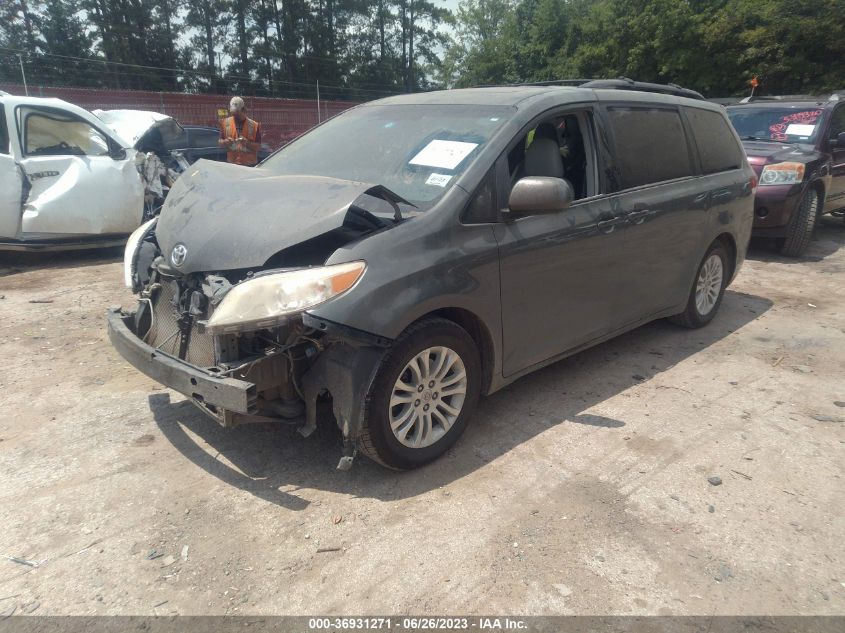 5TDYK3DCXES415513 2014 TOYOTA SIENNA - Image 2