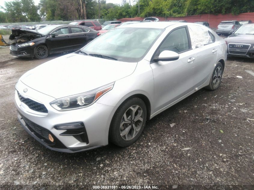 3KPF24AD8ME372499 Kia Forte FE/LXS 2