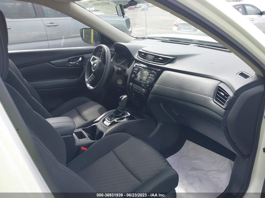 VIN KNMAT2MTXHP575284 2017 NISSAN ROGUE S/SV