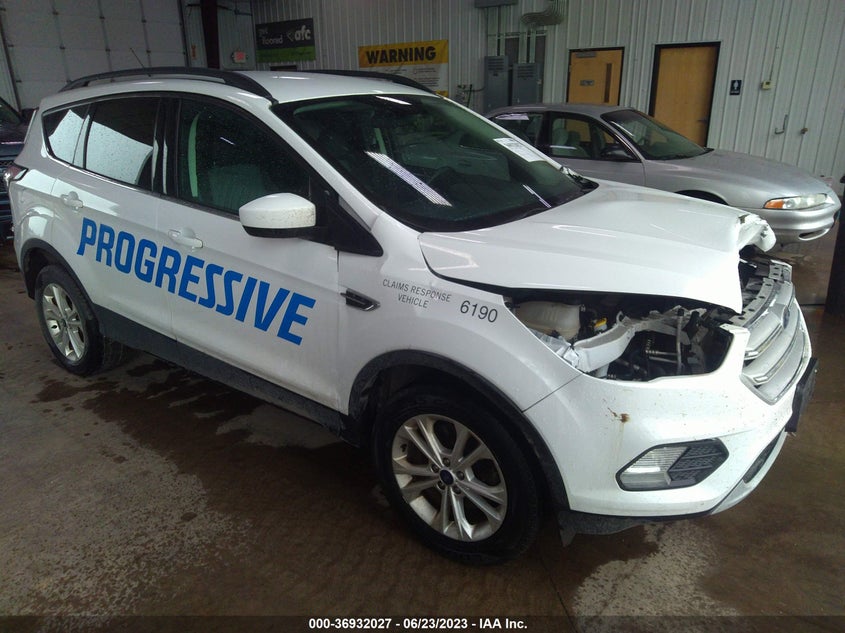 VIN 1FMCU9GD7JUA76190 2018 FORD ESCAPE SE