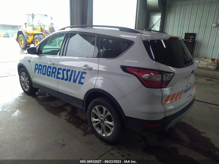 VIN 1FMCU9GD7JUA76190 2018 FORD ESCAPE SE