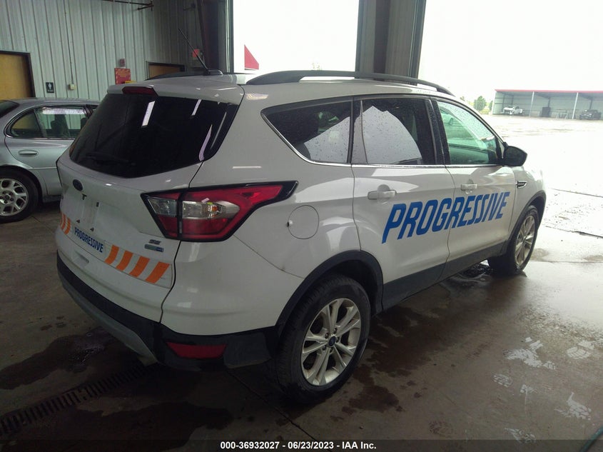 VIN 1FMCU9GD7JUA76190 2018 FORD ESCAPE SE