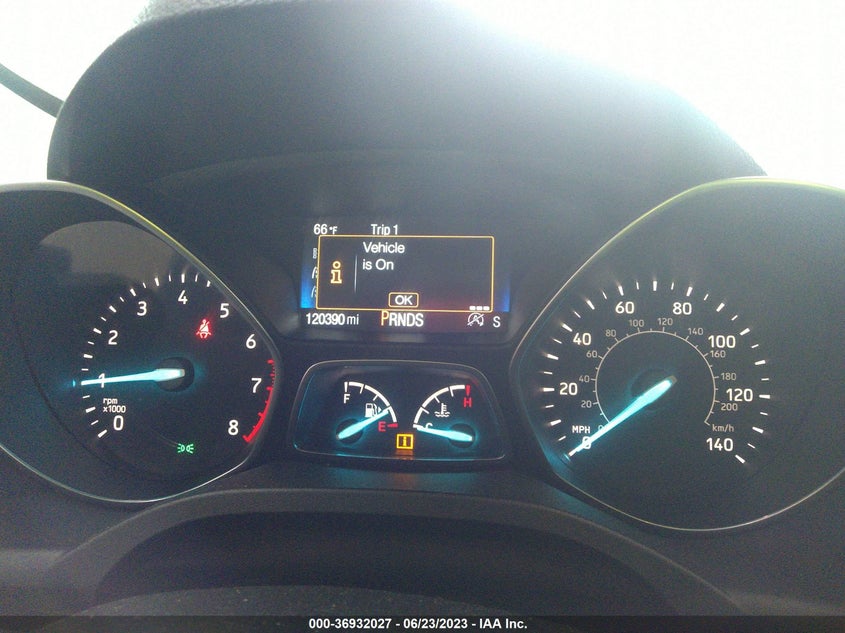 VIN 1FMCU9GD7JUA76190 2018 FORD ESCAPE SE