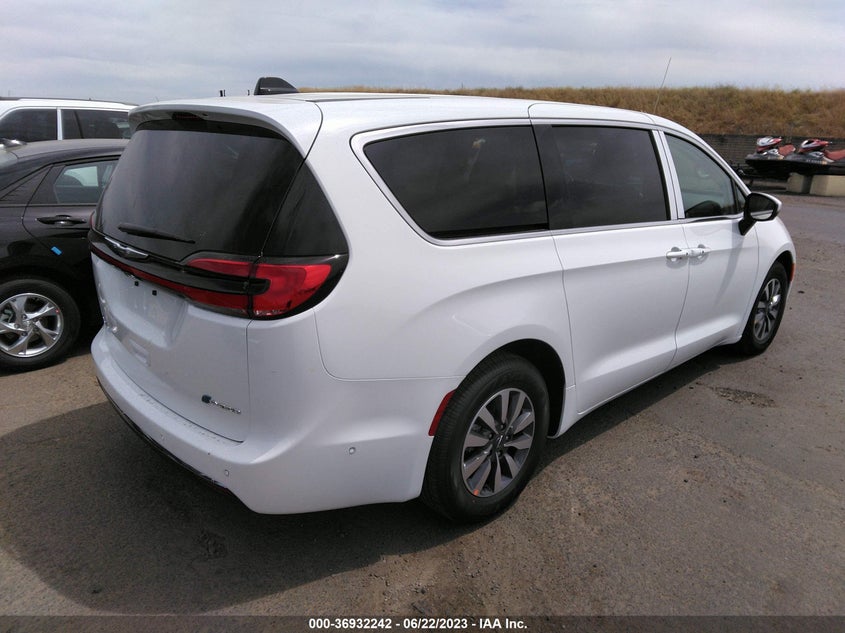 VIN 2C4RC1L74PR579832 2023 CHRYSLER PACIFICA HYBRID TOURING L