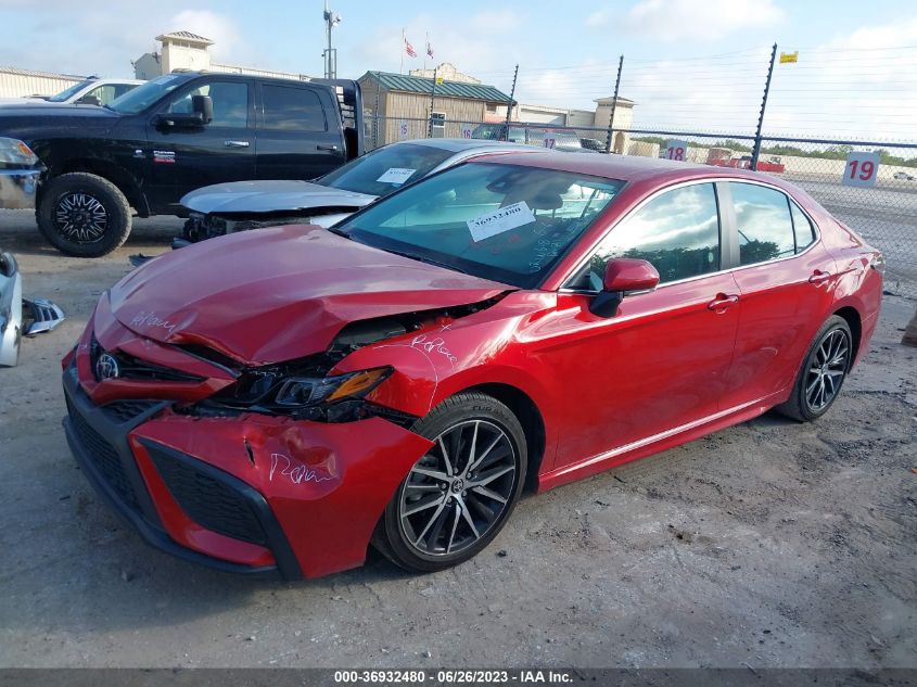 2022 TOYOTA CAMRY SE - 4T1G11AK1NU032646