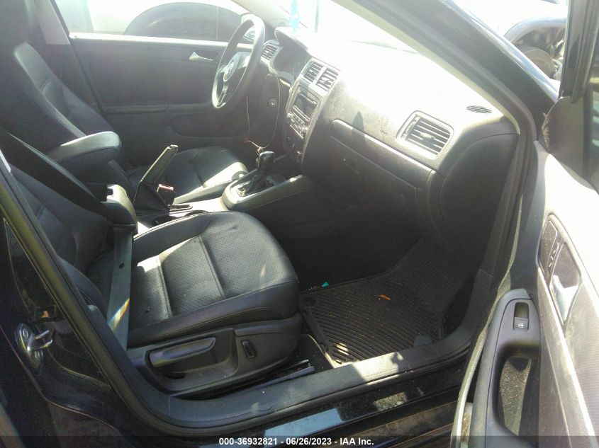 2014 VOLKSWAGEN JETTA SEDAN SE - 3VWD07AJ6EM233707