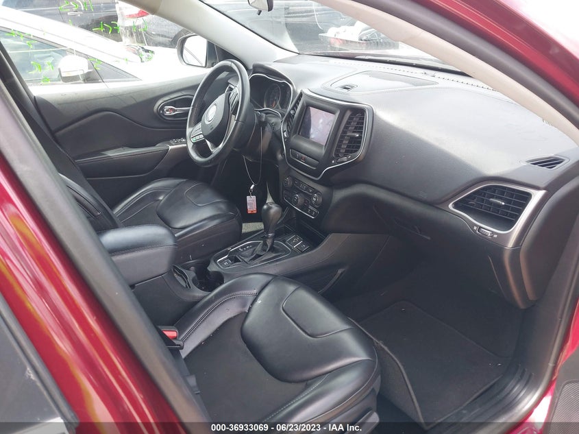 VIN 1C4PJLLB7KD403866 2019 JEEP CHEROKEE LATITUDE PLUS
