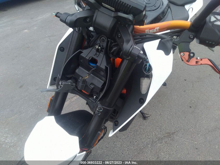 2017 KTM 390 DUKE MD2JPJ407HC241512