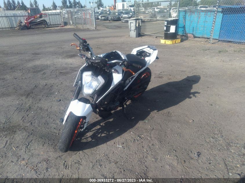 2020 KTM 200 DUKE - MD2JPC403LC090141