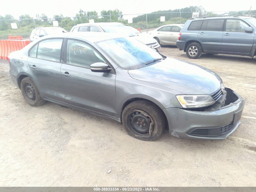 2014 VOLKSWAGEN JETTA SEDAN SE - 3VWD17AJ7EM359541