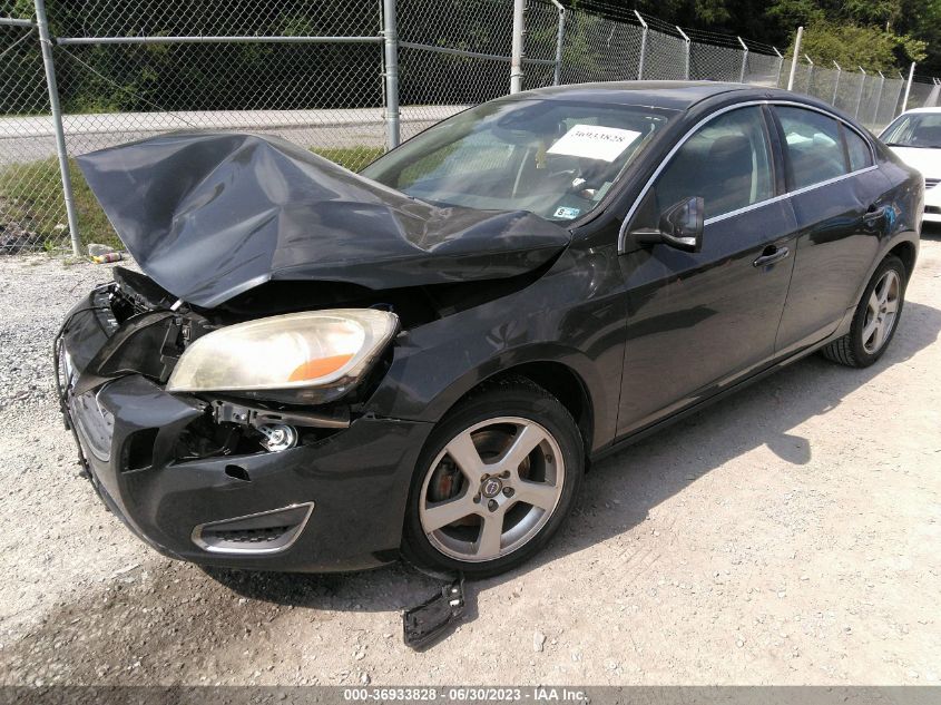 2013 VOLVO S60 T5 - YV1612FS9D2225808