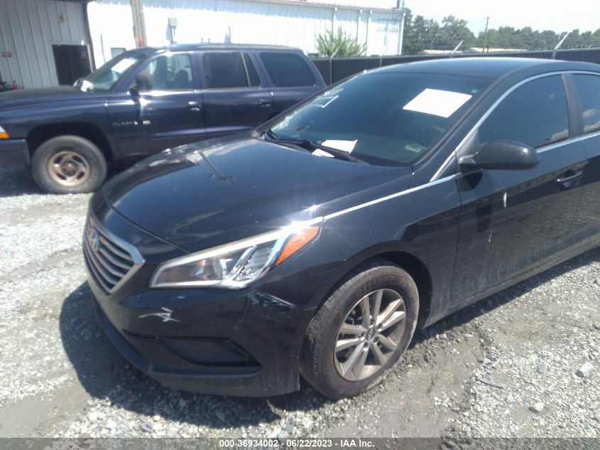 2017 HYUNDAI SONATA SE - 5NPE24AF9HH512459