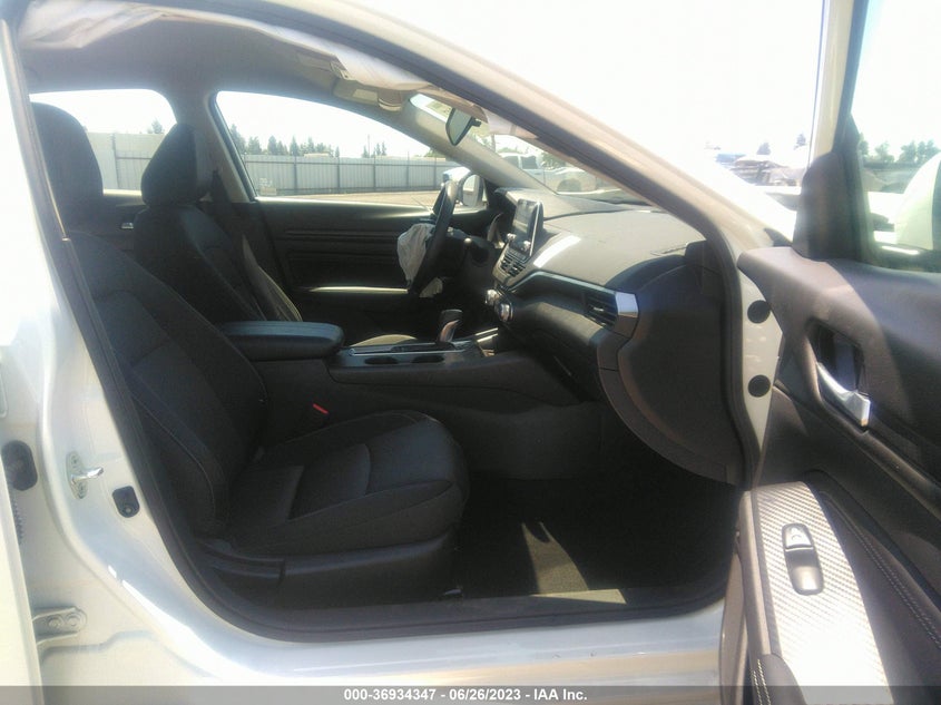 VIN 1N4BL4BV4KC137420 2019 NISSAN ALTIMA 2.5 S