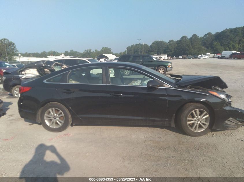 2015 HYUNDAI SONATA 2.4L SE - 5NPE24AF2FH239913