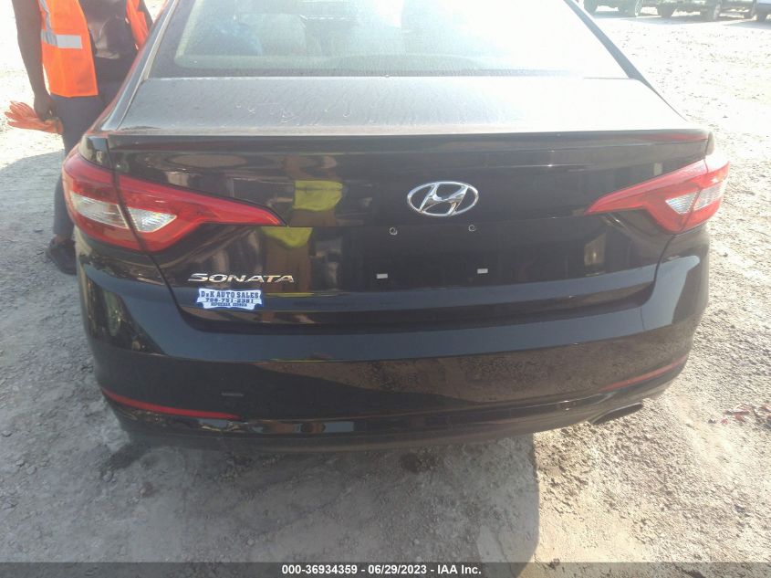 2015 HYUNDAI SONATA 2.4L SE - 5NPE24AF2FH239913