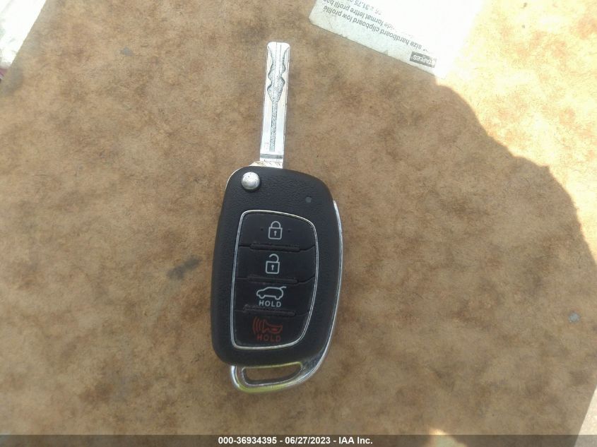 2017 HYUNDAI TUCSON SE - KM8J3CA47HU498745