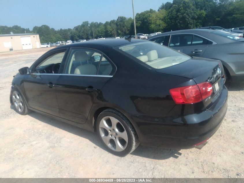 2013 VOLKSWAGEN JETTA SEDAN SE - 3VWDP7AJ6DM452693