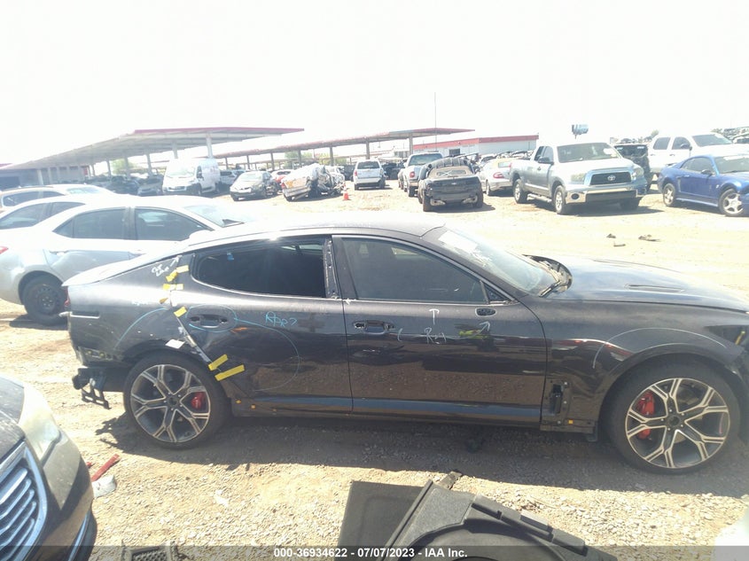 VIN KNAE35LC4J6027004 2018 KIA STINGER GT