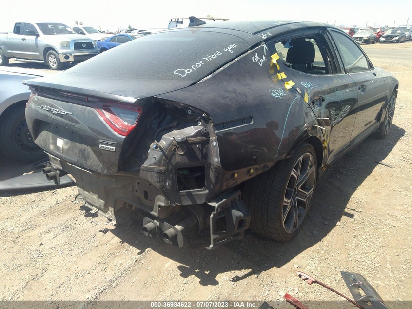 VIN KNAE35LC4J6027004 2018 KIA STINGER GT