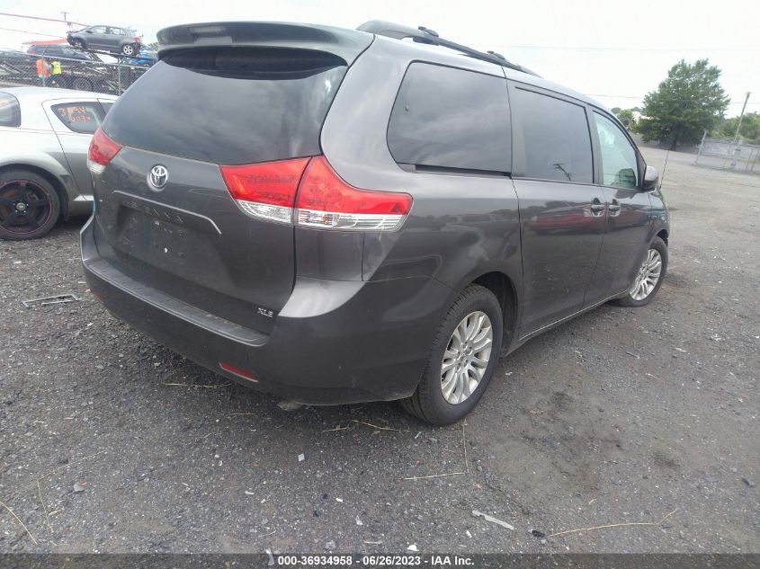2013 TOYOTA SIENNA XLE/LIMITED - 5TDYK3DCXDS383497