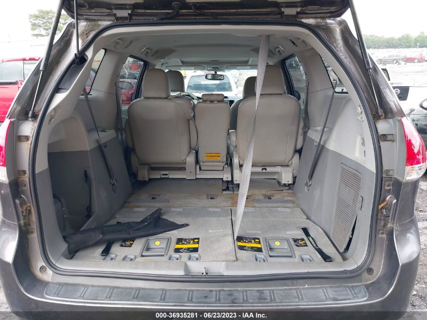 5TDYK3DC4BS126882 2011 TOYOTA SIENNA, photo no. 12