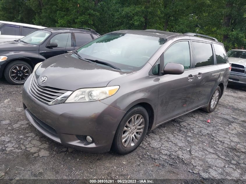 5TDYK3DC4BS126882 2011 TOYOTA SIENNA - Image 2