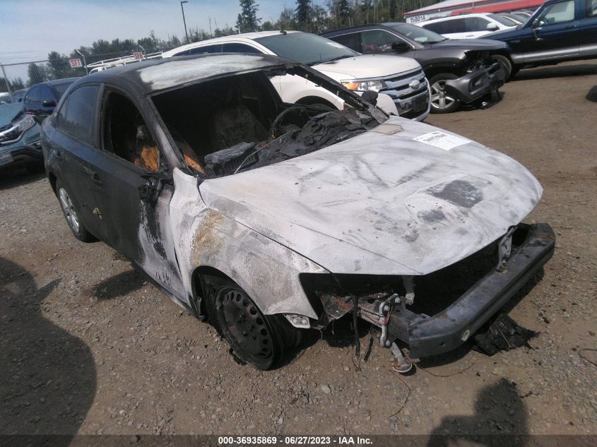 2013 VOLKSWAGEN JETTA 2.0L S - 3VW2K7AJ2DM294813