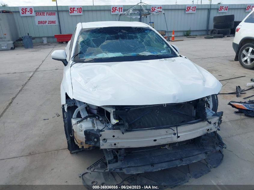 2018 TOYOTA CAMRY LE/SE/XLE/L - JTNB11HK8J3070925