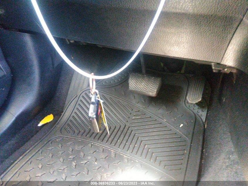 2017 TOYOTA RAV4 XLE - JTMWFREV2HJ149582