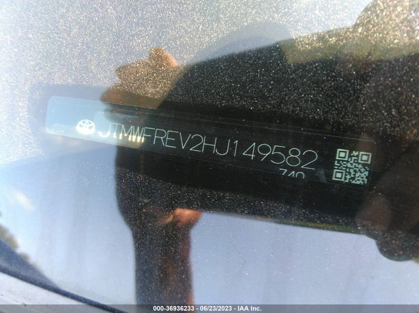 2017 TOYOTA RAV4 XLE - JTMWFREV2HJ149582