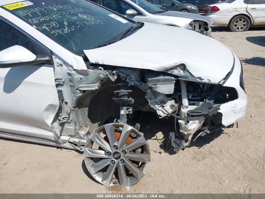 2017 HYUNDAI SONATA SPORT - 5NPE34AF9HH591855