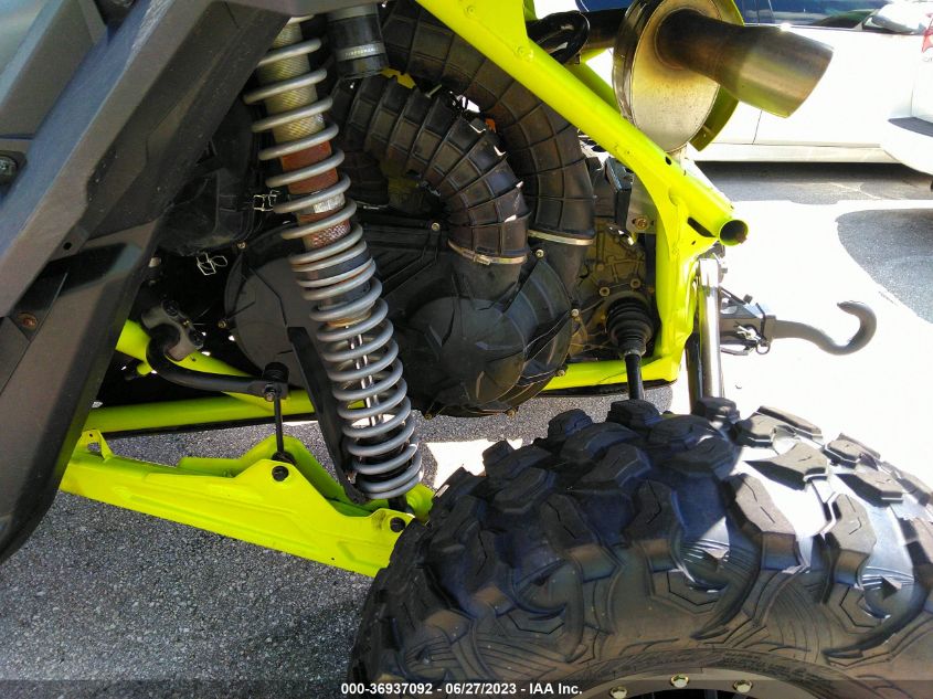 2021 CAN-AM MAVERICK X3 X MR TURBO RR - 3JBVWAV20MK000523
