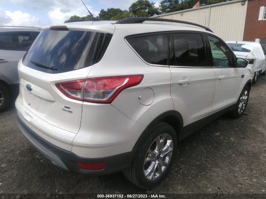 2016 FORD ESCAPE SE - 1FMCU9G95GUB84800