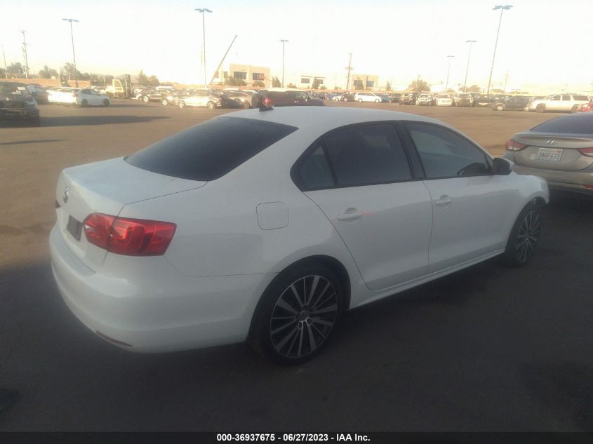 2014 VOLKSWAGEN JETTA SEDAN SE - 3VWD17AJ1EM268734