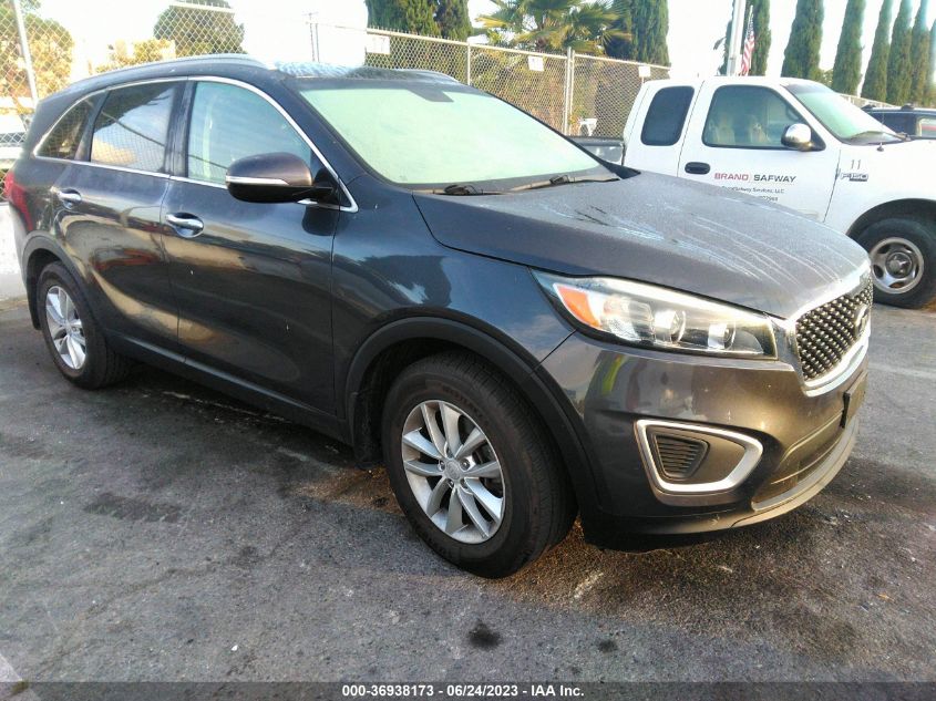 2017 KIA SORENTO LX - 5XYPG4A30HG267932