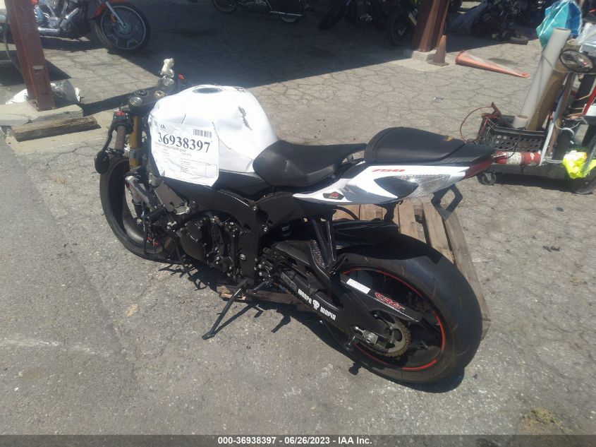 2019 SUZUKI GSX-R750 - JS1GR7MA0K7100197
