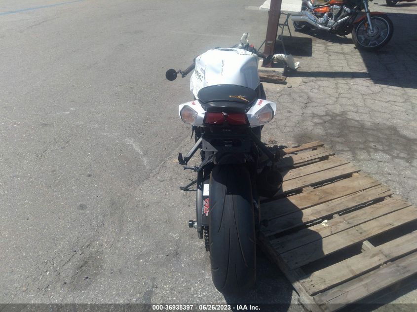 2019 SUZUKI GSX-R750 - JS1GR7MA0K7100197