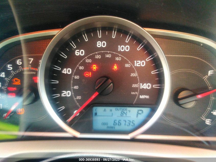 2014 TOYOTA RAV4 XLE - JTMRFREV3ED086158