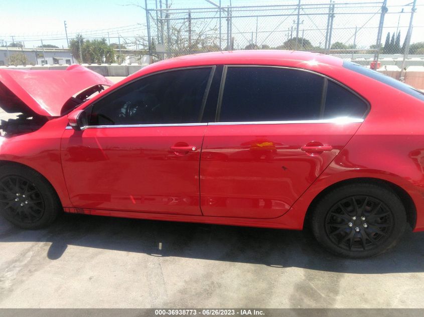 2013 VOLKSWAGEN JETTA SEDAN SE - 3VWDX7AJ1DM370709