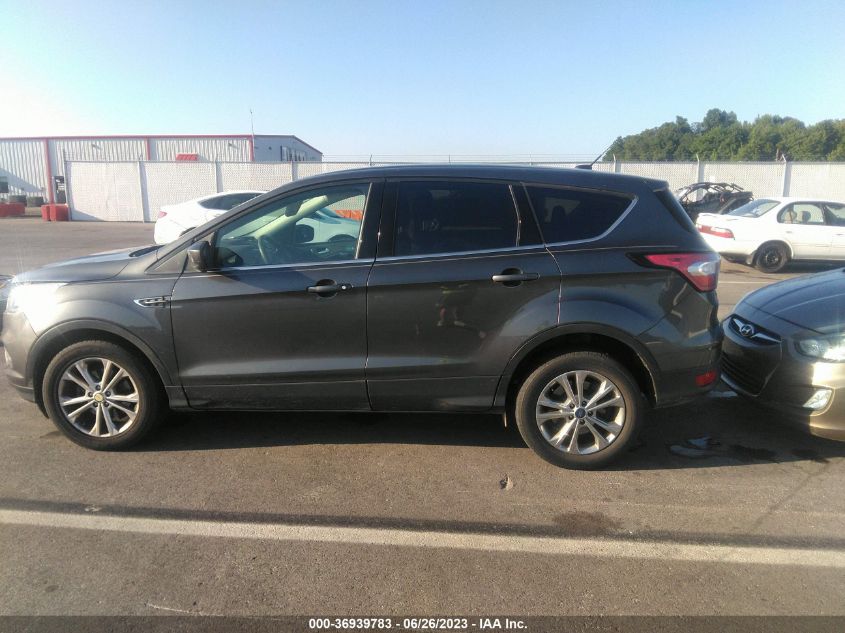 2017 FORD ESCAPE SE - 1FMCU0GD2HUD38638