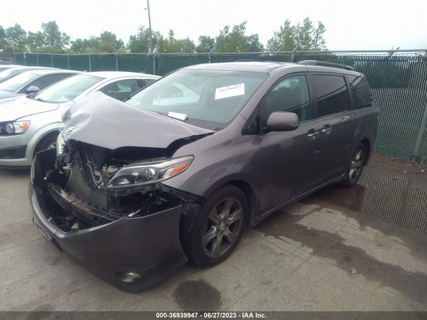 VIN 5TDXZ3DC4HS769927 2017 TOYOTA SIENNA SE