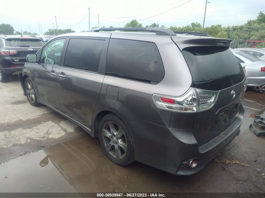 VIN 5TDXZ3DC4HS769927 2017 TOYOTA SIENNA SE