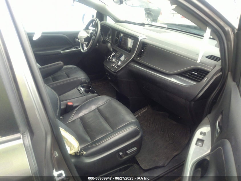 VIN 5TDXZ3DC4HS769927 2017 TOYOTA SIENNA SE