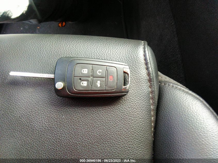 2017 CHEVROLET IMPALA LT - 2G1105S33H9129823