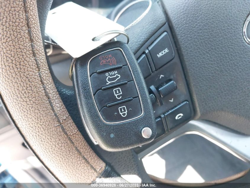 2019 HYUNDAI TUCSON SE - KM8J23A45KU883179