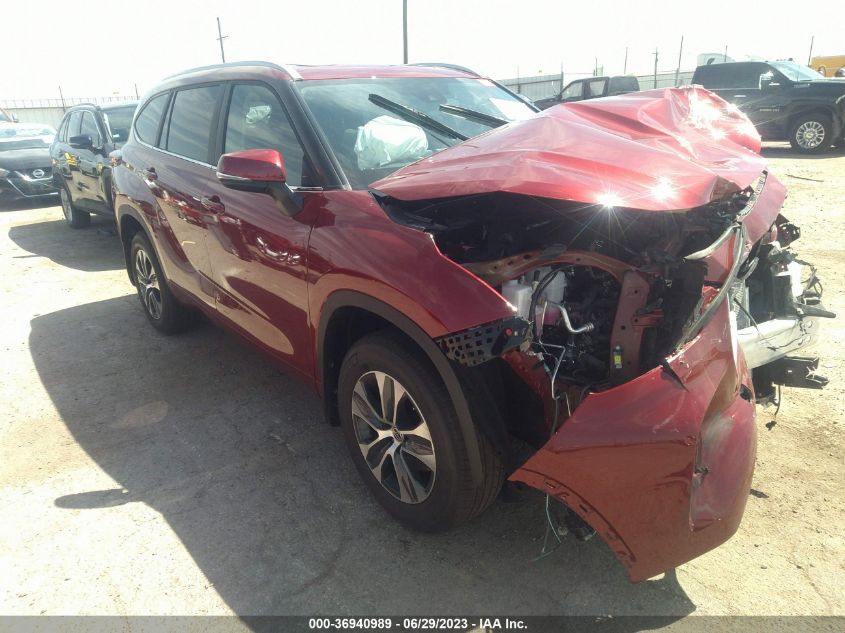 Lot #2541533162 2023 TOYOTA HIGHLANDER XLE salvage car