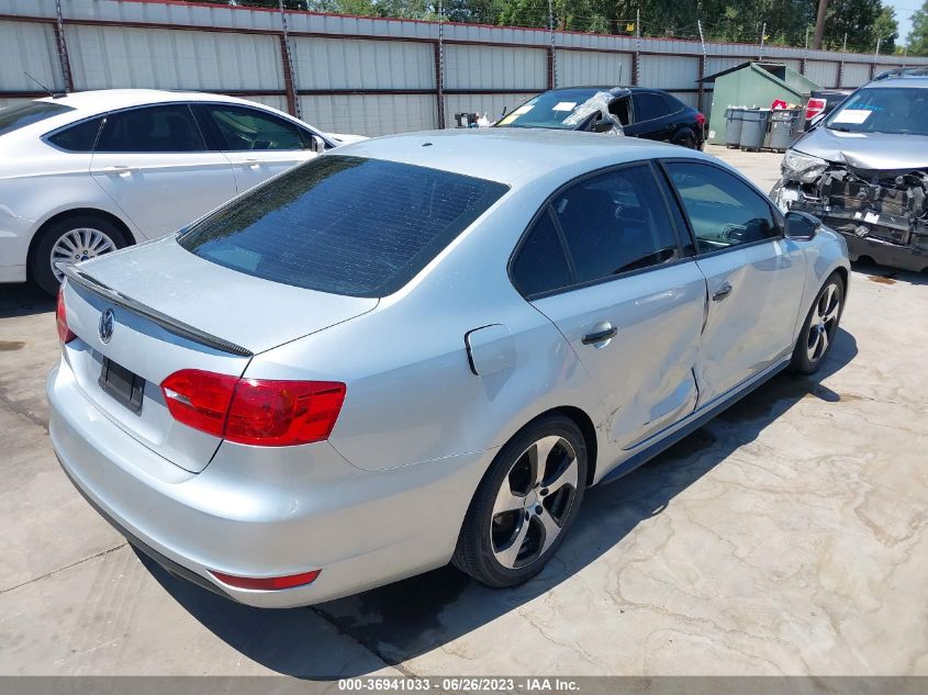 2014 VOLKSWAGEN JETTA SEDAN S - 3VW2K7AJ2EM206960