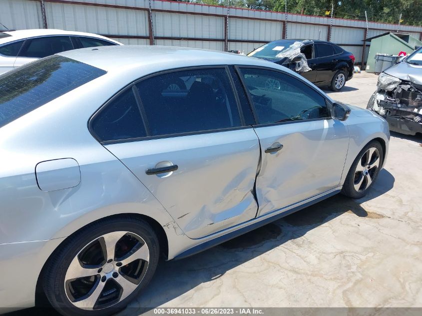 2014 VOLKSWAGEN JETTA SEDAN S - 3VW2K7AJ2EM206960