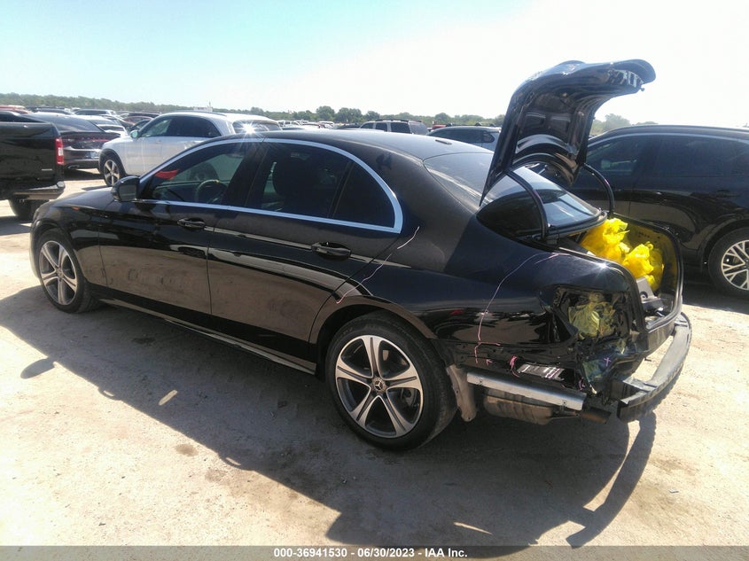 VIN WDDZF4JB5KA586792 2019 MERCEDES-BENZ E-CLASS E 300