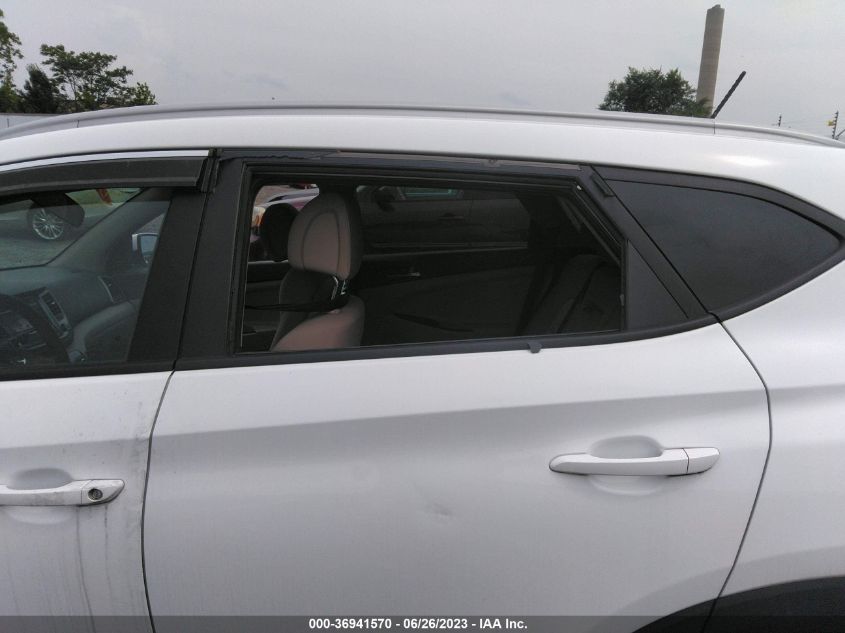 2017 HYUNDAI TUCSON LIMITED/SPORT AND ECO/SE - KM8J3CA49HU569850